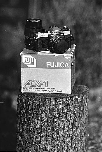 FUJICA, AX-1, กล้อง, กล่อง, ตอต้นไม้, ดำและขาว, เหล้าองุ่น, การถ่ายภาพ, Ilford Pan 400, พัฒนาตนเอง, canon eos 50e