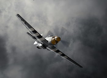 Severoamerický P-51 Mustang, Design z období druhé světové války, dramatické mraky, vinobraní letadla, klasické stíhací letadlo, letecké snímkování, historické letectví, vojenských letadel, vrtulové letadlo, warbird, Letové fotografie