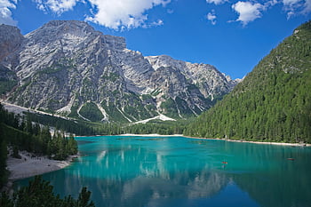 Jezero Prags, Jižní Tyrolsko, Itálie, braies jezero, tyrkysové vody, majestátní hory, panoramatický výhled, přírodní krajina, alpské jezero, dolomity, cíl cesty