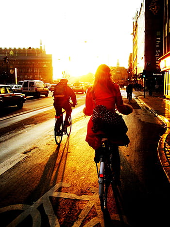 girls on bikes, Copenhagen, backlight, bike lane, cycle chic, street fashion, bicycle, style, fashion, gear, velopassioncc