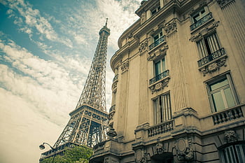 Eyfel Kulesi, Paris, tarihi bina, açık hava, ikonik mimarlık, düşük açılı görünüş, paris mimarisi, Mavi gökyüzü, Beyaz bulutlar, Fransa, Avrupa