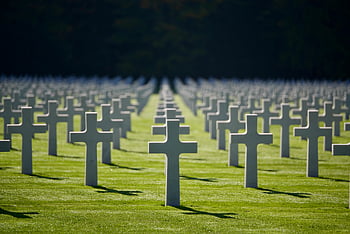 luxembourg americký hřbitov, bílé kříže, čisté nebe, Řádky křížů, hřbitov, Lucembursko, americký hřbitov, vojenský hřbitov, pamětní místo, zelená tráva, vážnost
