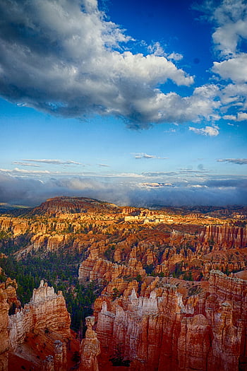 bryce kaňon, Unikátní skalní formace, dramatická obloha, dechberoucí výhled, arizona, usa, přírodní krajina, venkovní scenérie, červená skála, kaňon pohled, scénické krásy