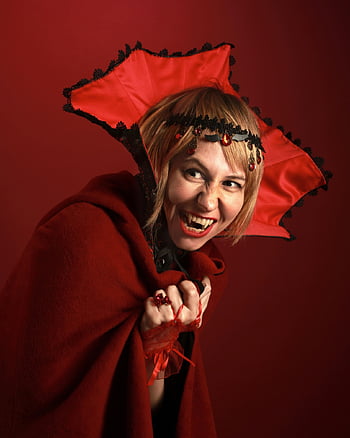 βρυκόλακας, γυναίκα, cosplay, πορτρέτο, dracula, μανδύας, ενδυμασία, Απόκριες, σφύριγμα, νευρικότητα, κυνόδοντες