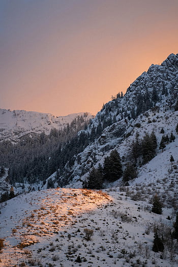 sunlight on snow, mountains, sunrise, snow-covered mountains, winter beauty, Salt Lake City, UT, stunning sunrise, winter landscape, mountain scenery, snow-covered peaks