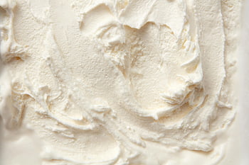 vanilková zmrzlina, detailní záběr, Hladká textura, vysoké rozlišení, Food Bloggers, Kulinářské projekty, Dezertní fotografie, krémová zmrzlina, bílá zmrzlina, dezertní obrázky, fotografování potravin