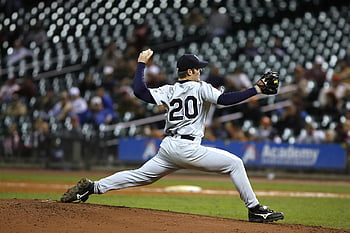 aruncător de baseball, 20 jersey, aruncând mingea, acțiune atletică, Focus joc, teren de baseball, selectiv, fotografie sportivă, Jucător de baseball, acțiune de pitching, moment de joc