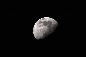 crescent moon, dark sky, night sky, moon illumination, detailed capture, half moon, lunar surface, celestial body, astronomy, night photography, moon phases