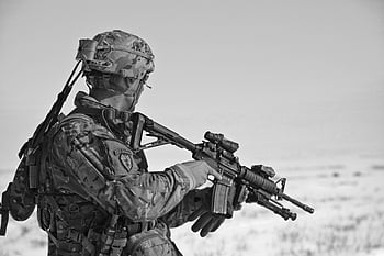 soldaat, het richten, geweer-, militaire uitrusting, zwart en wit, gevecht, wapen, veld-, uniform, tactisch, versnelling