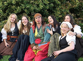jester, chivalry, women, minstrel, woman, costume, streetfasnet, fools Jump, masquerade, disguise, regional Customs