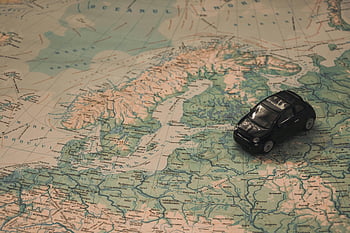 Black Toy Car, papír mapa světa, miniaturní auto, Podrobná mapa, Skandinávie, Cestovní dobrodružství, Mapa Skandinávie, hračkové auto na mapě, cestovní symbol, Miniaturní černé auto, Podrobná mapa světa