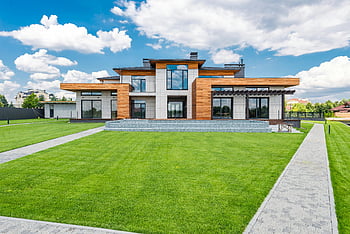 modern huis, glazen deuren, panoramische ramen, hedendaagse architectuur, Ruim gazon, Verbluffende buitenkant, moderne buitenkant, hedendaagse woning, Modern Home Design, Modern huisontwerp, moderne buitenkant van het huis