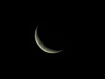 crescent moon, high-resolution, night sky, deep black, lunar surface, moon phases, astronomy, celestial body, lunar crescent, dark sky, moonlight